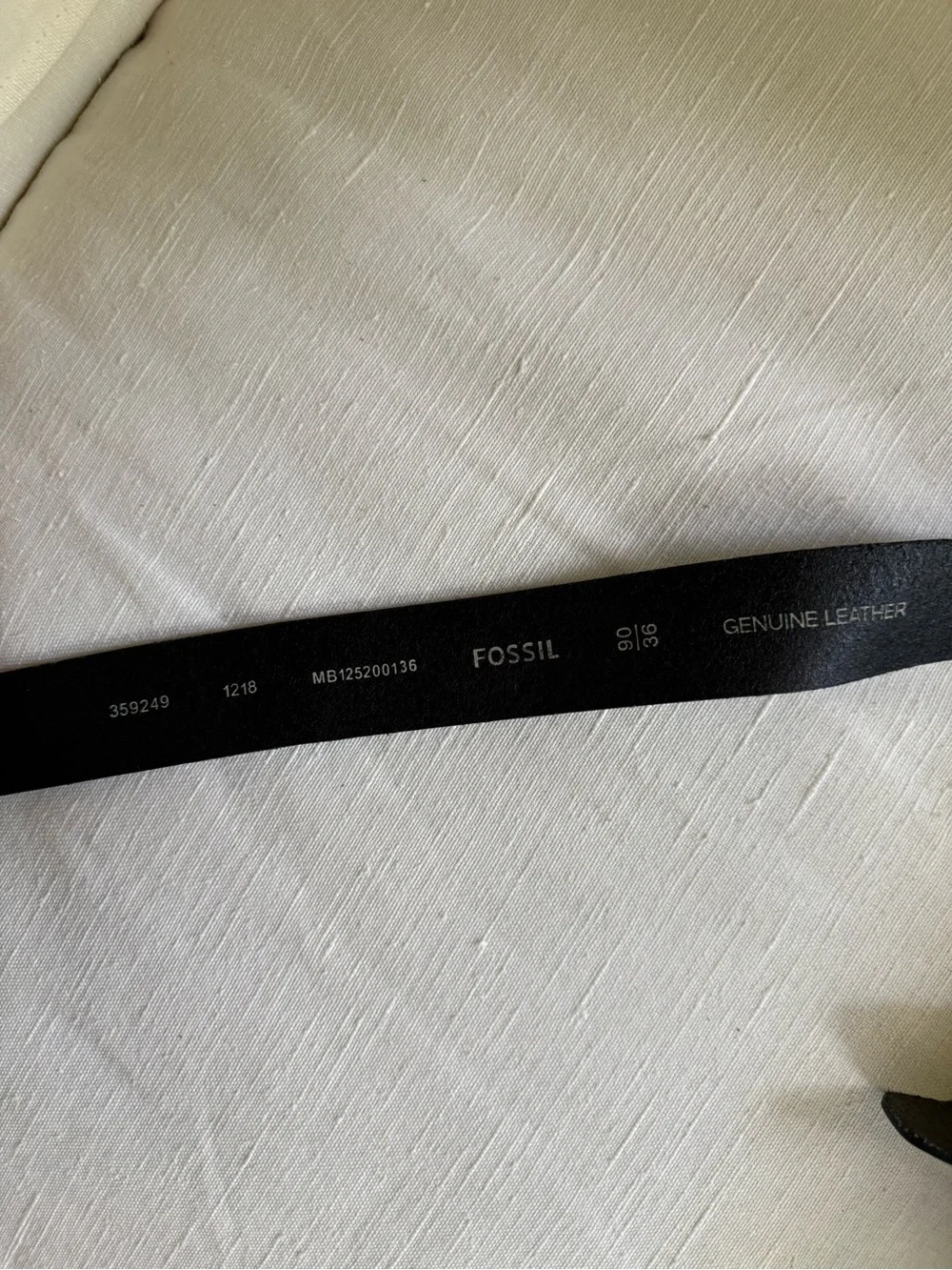 Fossil Black Leather Men's Belt with Silver Buckle size 36 can be unisex